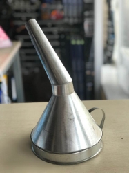 Metal funnel, 7"/17.7cm ― AUTOERA.LV