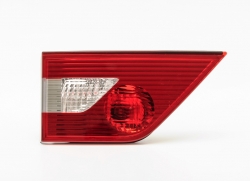 Aizmugures lukturis BMW X3 E83 (2003-2006), kreis.puse, vidus daļa ― AUTOERA.LV