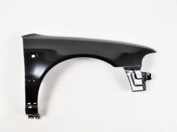 Priekšējais spārns no Audi A4 B5 (1999-2001) pa labi