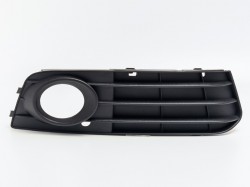 Priekšēja bampera reste Audi A4 B8 (2008-2011), pa labi  ― AUTOERA.LV