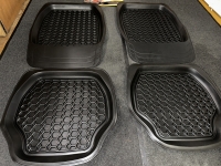 Universal fit rubber cabin mats set with deep edges