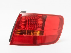 Aizmugurējais lukturis Audi A6 C6 Avant (2004-2008), laba pusē, stūris  ― AUTOERA.LV