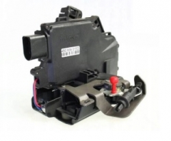 Aizmugurējas kreisas durvis slēdzene priekš Audi A6 C5 (1997-2005)  ― AUTOERA.LV