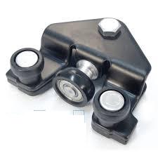 Durvju rullītis (apakšējais) Renault Trafic (2001-2015) /Opel Vivaro  (2001-2015), pa labi ― AUTOERA.LV