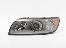 Priekšējais lukturis Volvo S40 (2003-2007), kreis.puse  ― AUTOERA.LV