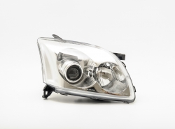 Priekšējais lukturis Toyota Avensis (2003-2006), lab.pusē ― AUTOERA.LV