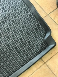 Gumijas bagāžnieka paklājs Porsche Cayenne (2002-2010)/VW Touareg (2002-2010) ― AUTOERA.LV