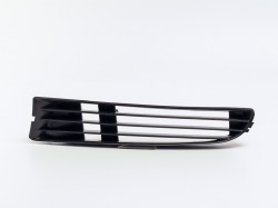 Reste bamperī Audi A8 (1994-2002), kreisā pusē ― AUTOERA.LV