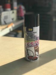 Aerosola melnā spīdīgā krāsa, 400ml. ― AUTOERA.LV